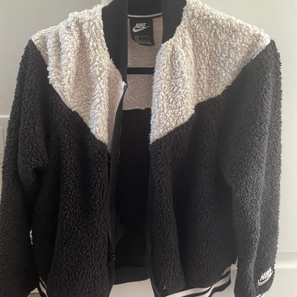 FUZZY NIKE BOMBER - Picture 1 of 1